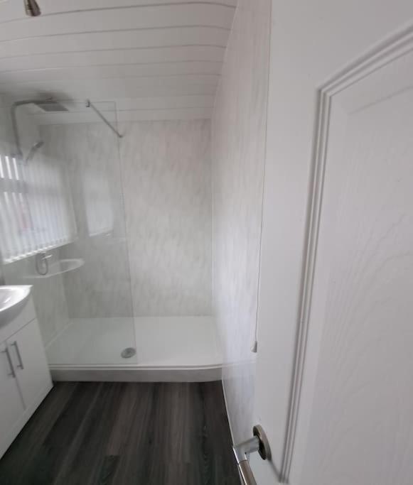 1 Bed Apart Dowlais Ngoại thất bức ảnh
